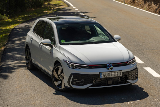 1758378 (a): :3000x2000